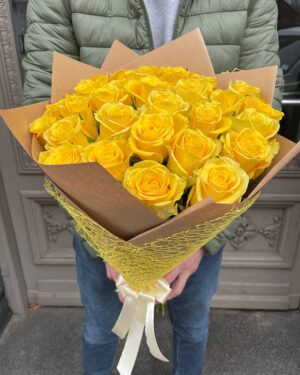 Dzeltenu rožu pušķis