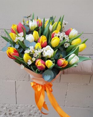 Tulpju pušķis Pavasaris