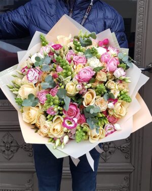 Burvīgs ziedu pušķis pasteļtoņos