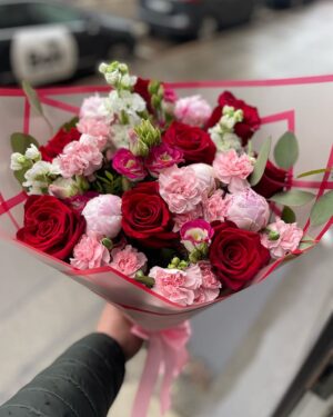 Ziedu pušķis, rozes, peonijas, mix